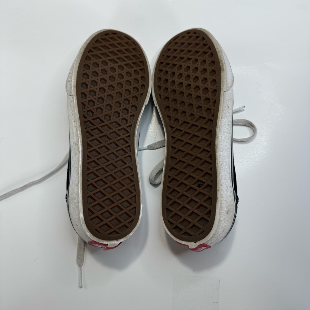 Vans, kids size 3.5, black and white - Picture 2 of 4